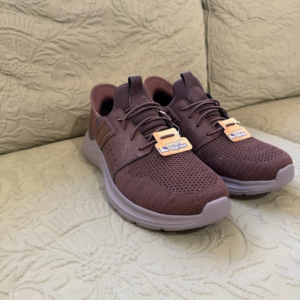 SKECHERS Garner Newick Men 8.5 Shoes Dark Brown Slipins Relax Fit Sneaker 210803